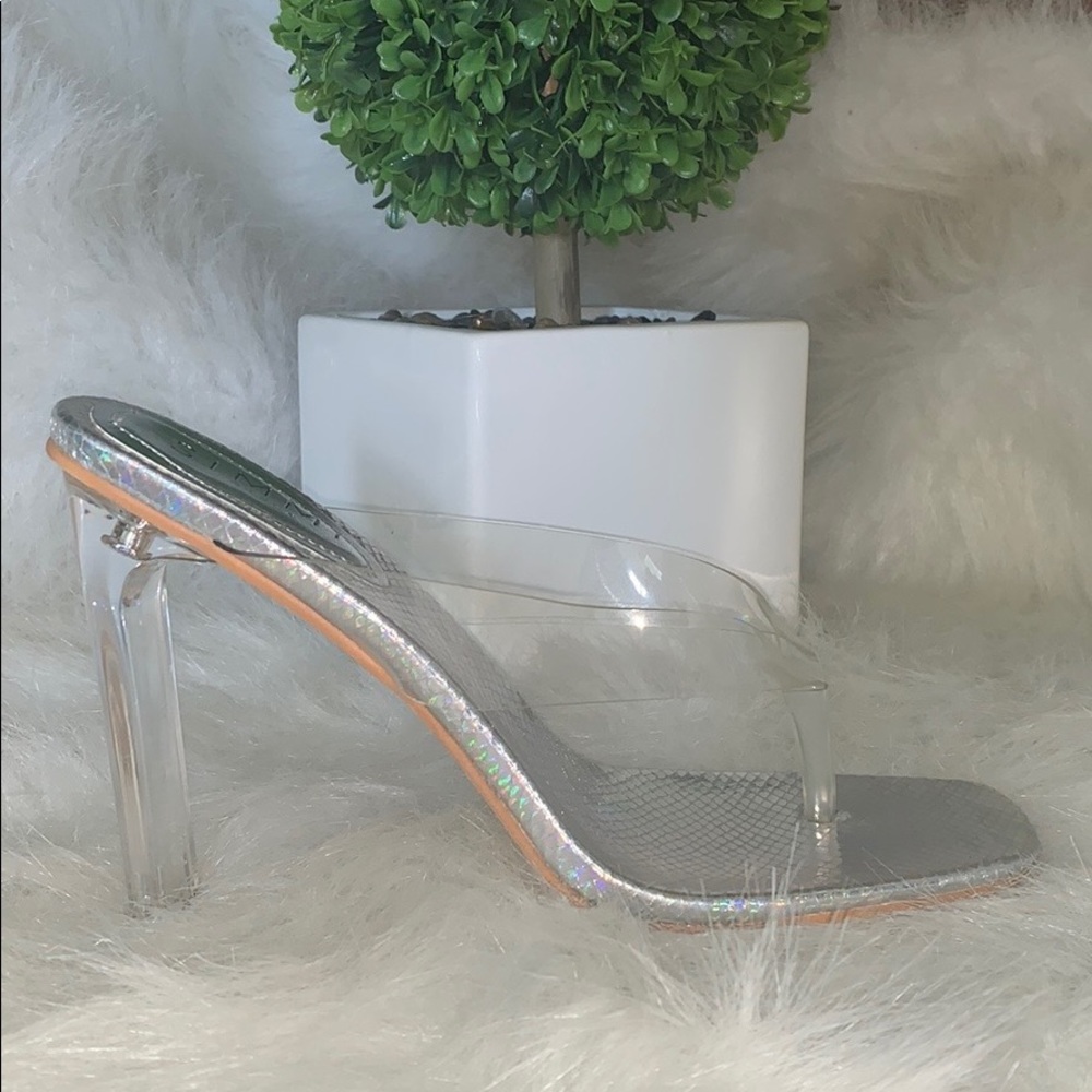 SIMMI Sandal Style Heel